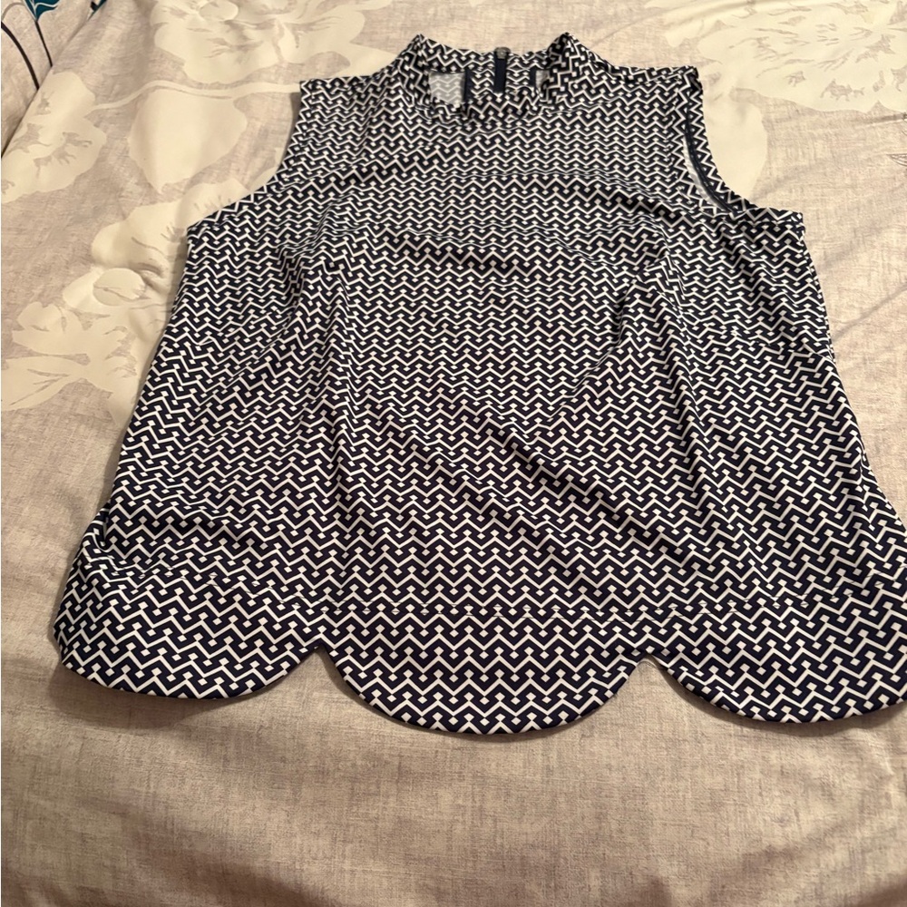 Kinona Navy & White Geometric Scallop-Hem Sleeveless Top